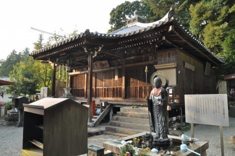法華山 一乗寺 「お水かけ地蔵菩薩」像と 「粟嶋堂」